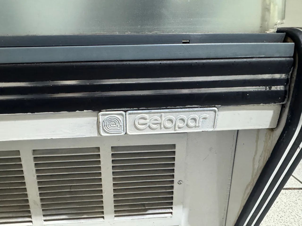  VENDO EXPOSITORA REFRIGERADA GELOPAR - Foto 3