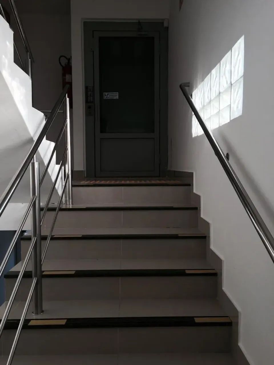 Excelente Predio Comercial na Candelaria - Esquina - Foto 2