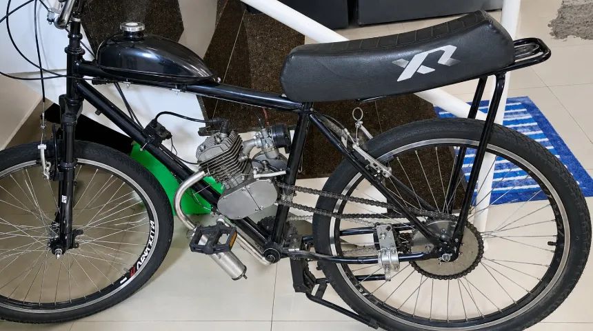 Bicicleta Motorizada - Preta