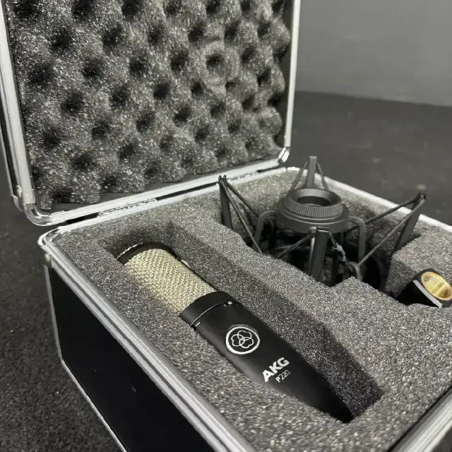 Microfone Condensador AKG P220 Cardioide - Foto 4