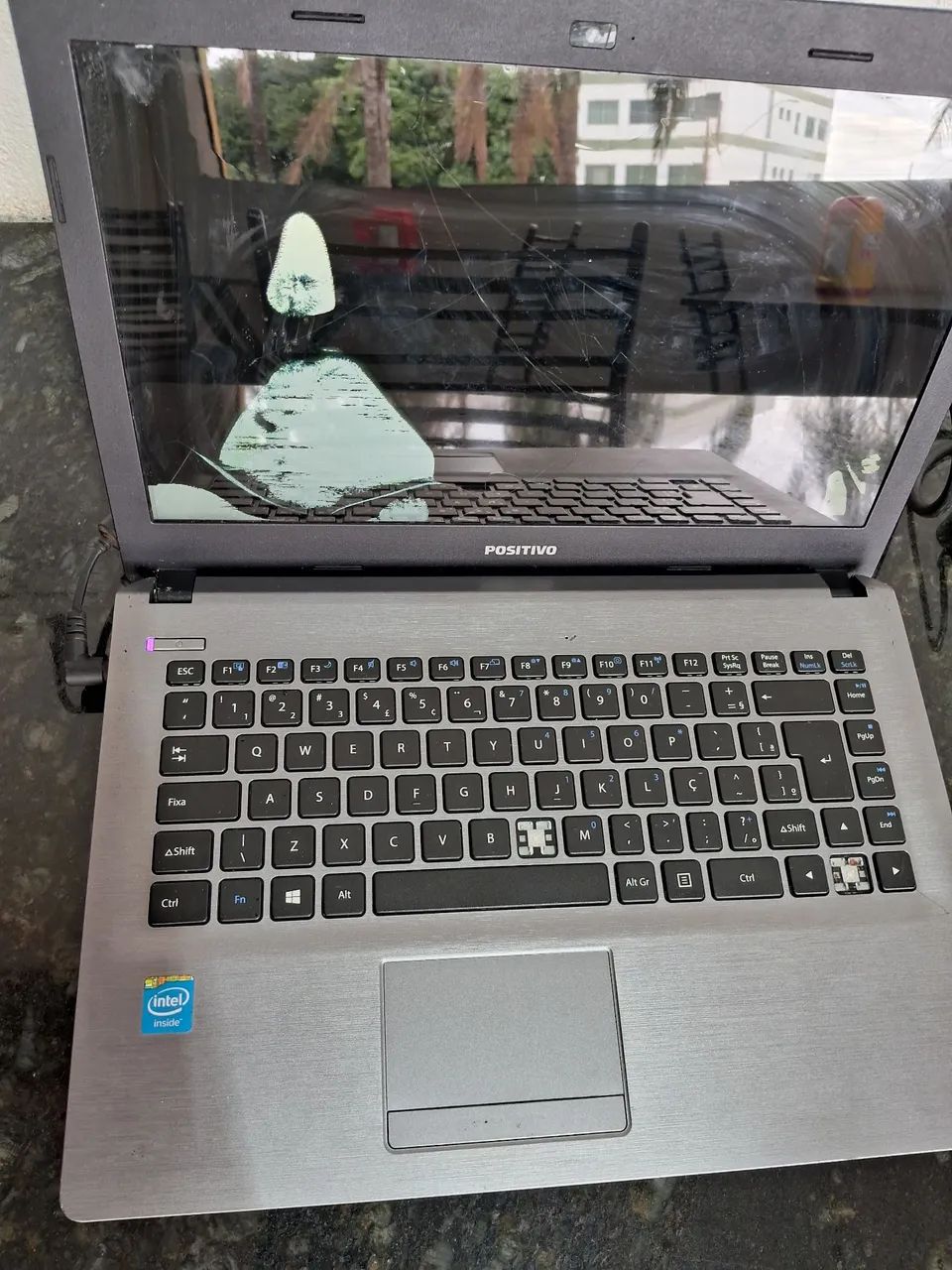Vendo notebook positivo Com defeito R$349