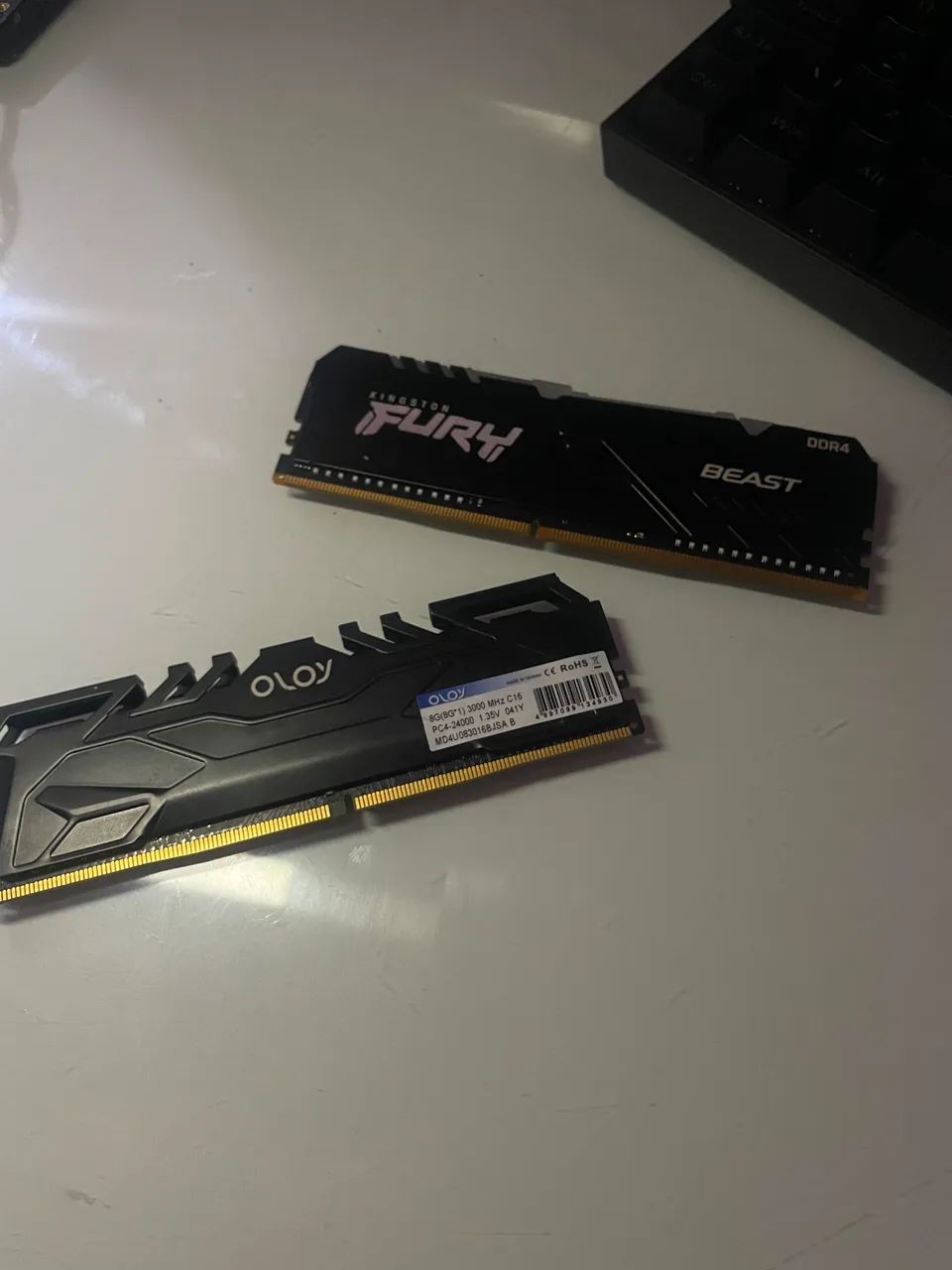 VENDO MEMORIA RAM 2x8 DD4 