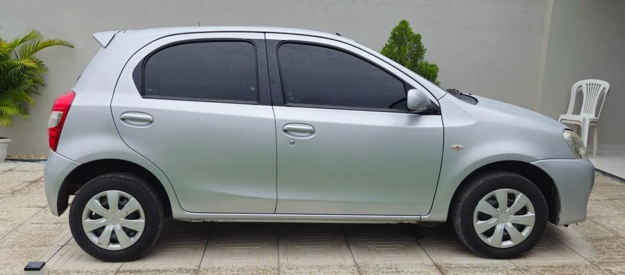 Toyota Etios 1.3 16V FLEX 2013