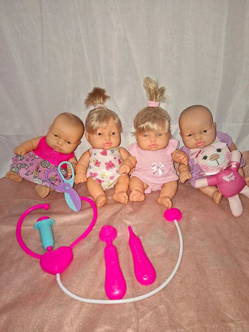 Kit 4Bonecas  Mini Bebês + Acessórios Barato  - Foto 2