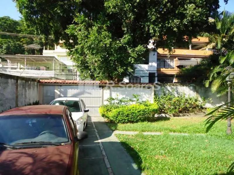Casa com 03 quartos, rua das Rosas, Vila Valqueire - Foto 4