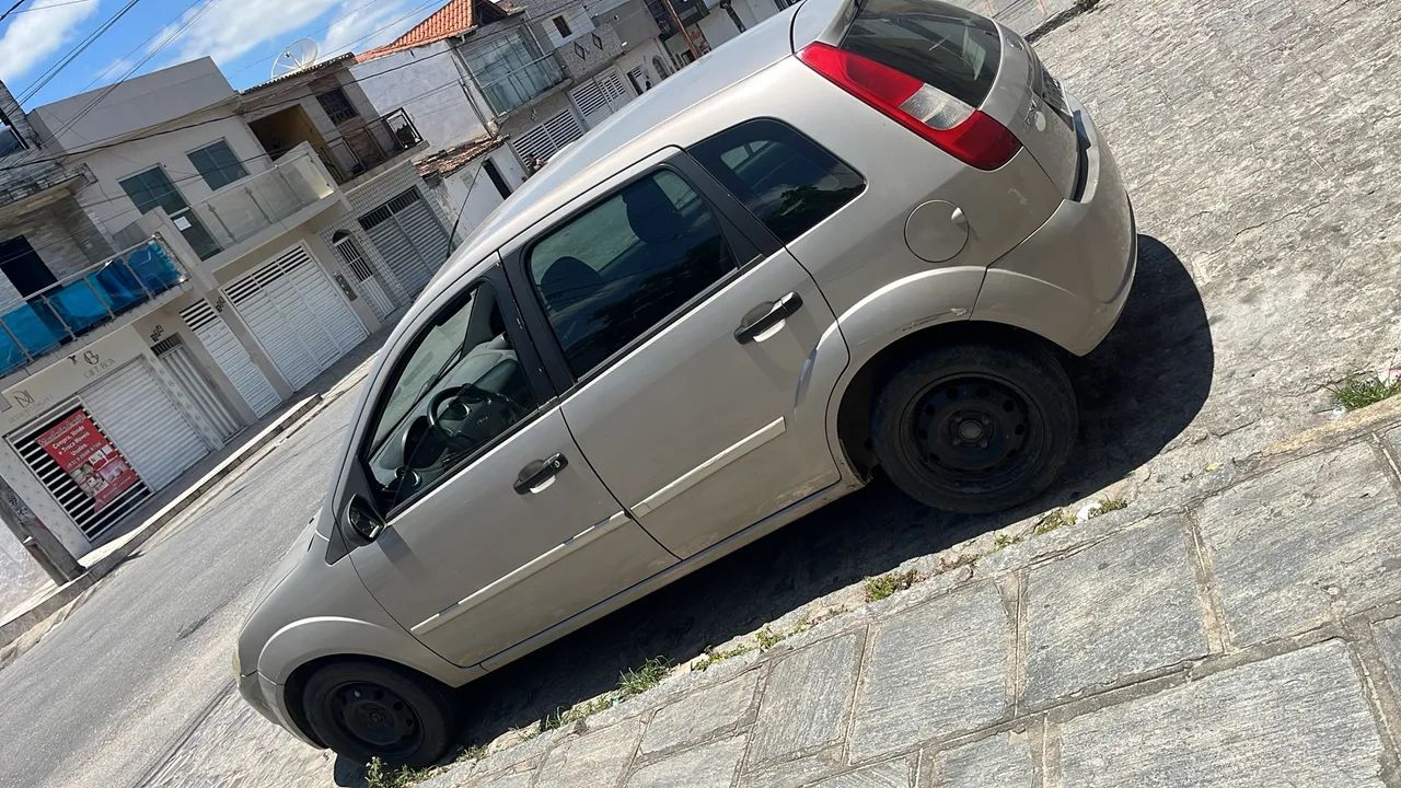Ford Fiesta Fiesta Street/ Action 1.0 8v 5p 2006