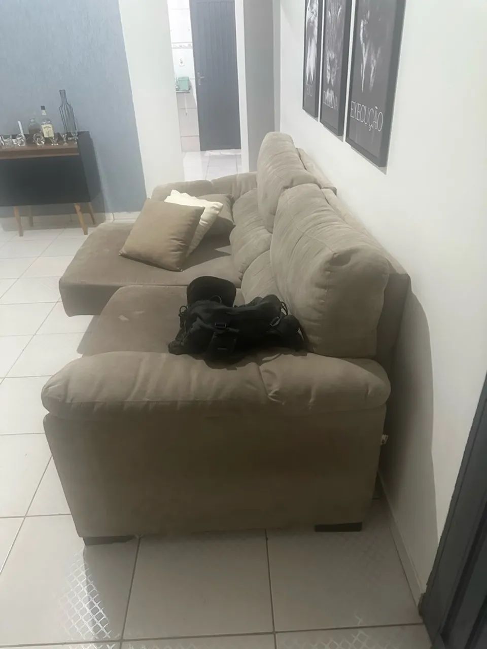 Vendo sofá retrátil e reclináveis tecido suede  - Foto 4