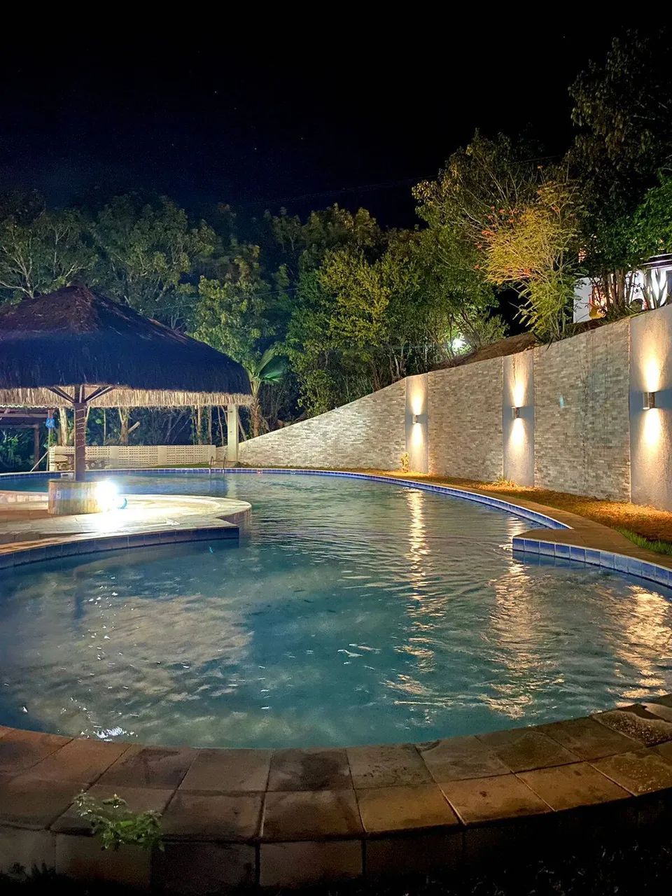 Paraíso da Lua: Chalé com 2 quartos, 2 banheiros e varanda ampla