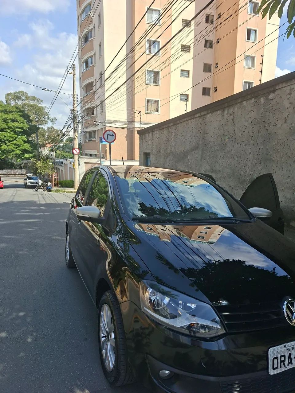 Volkswagen Fox Rock IN RIO 1.6 MI Total Flex 8V 5P 2014 - Foto 3