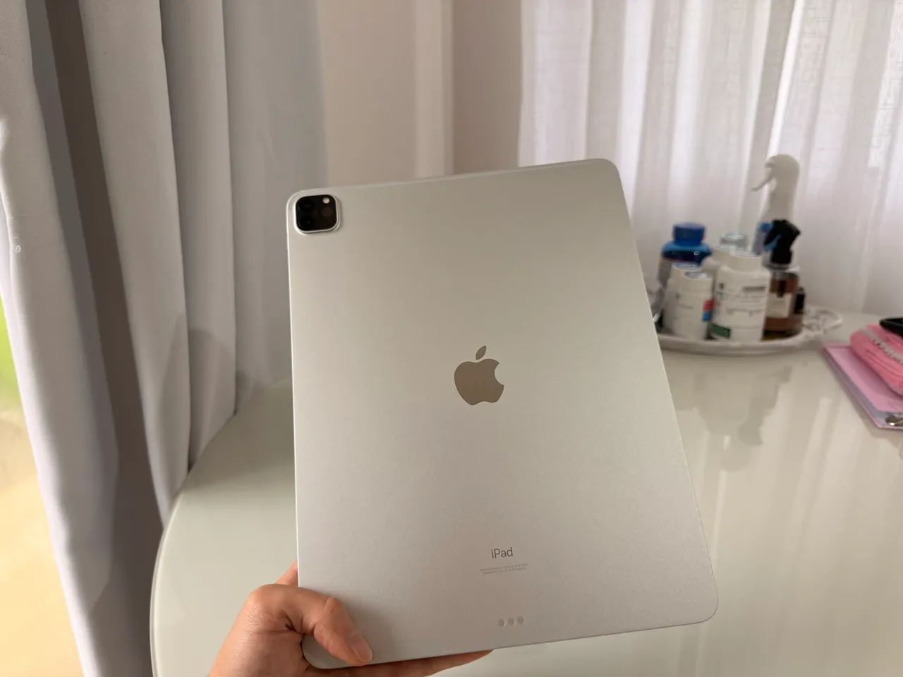 IPAD PRO M1 COM 12.9" DE 5ª GERAÇÃO - IMPECÁVEL - Foto 3