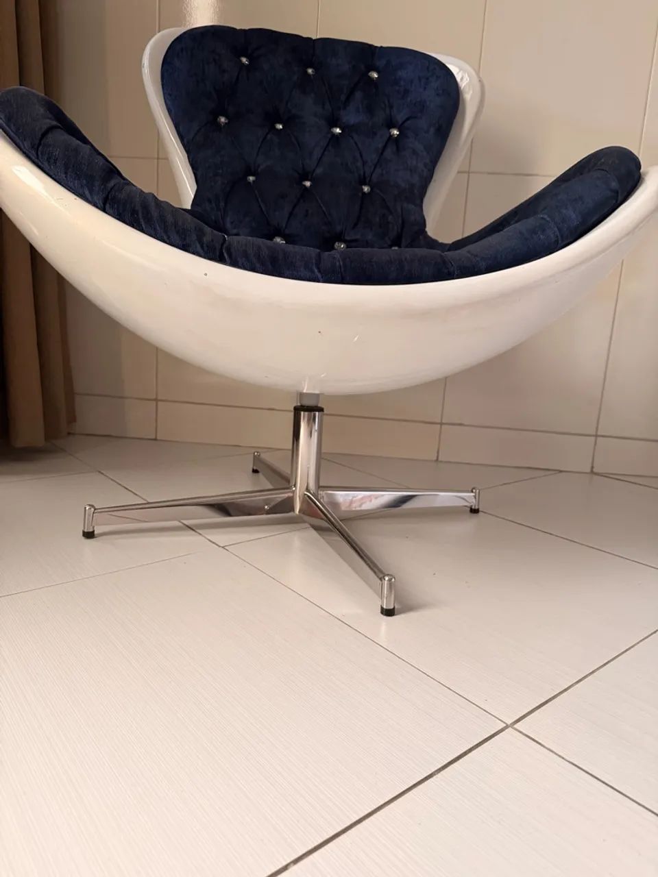 Poltronas giratórias - Tecido aveludado azul marinho  - Foto 3