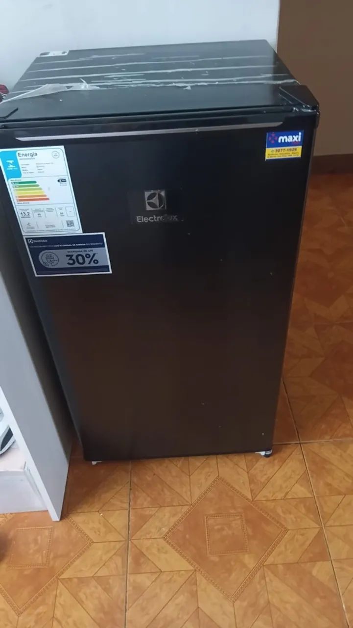 Frigobar Electrolux 90L