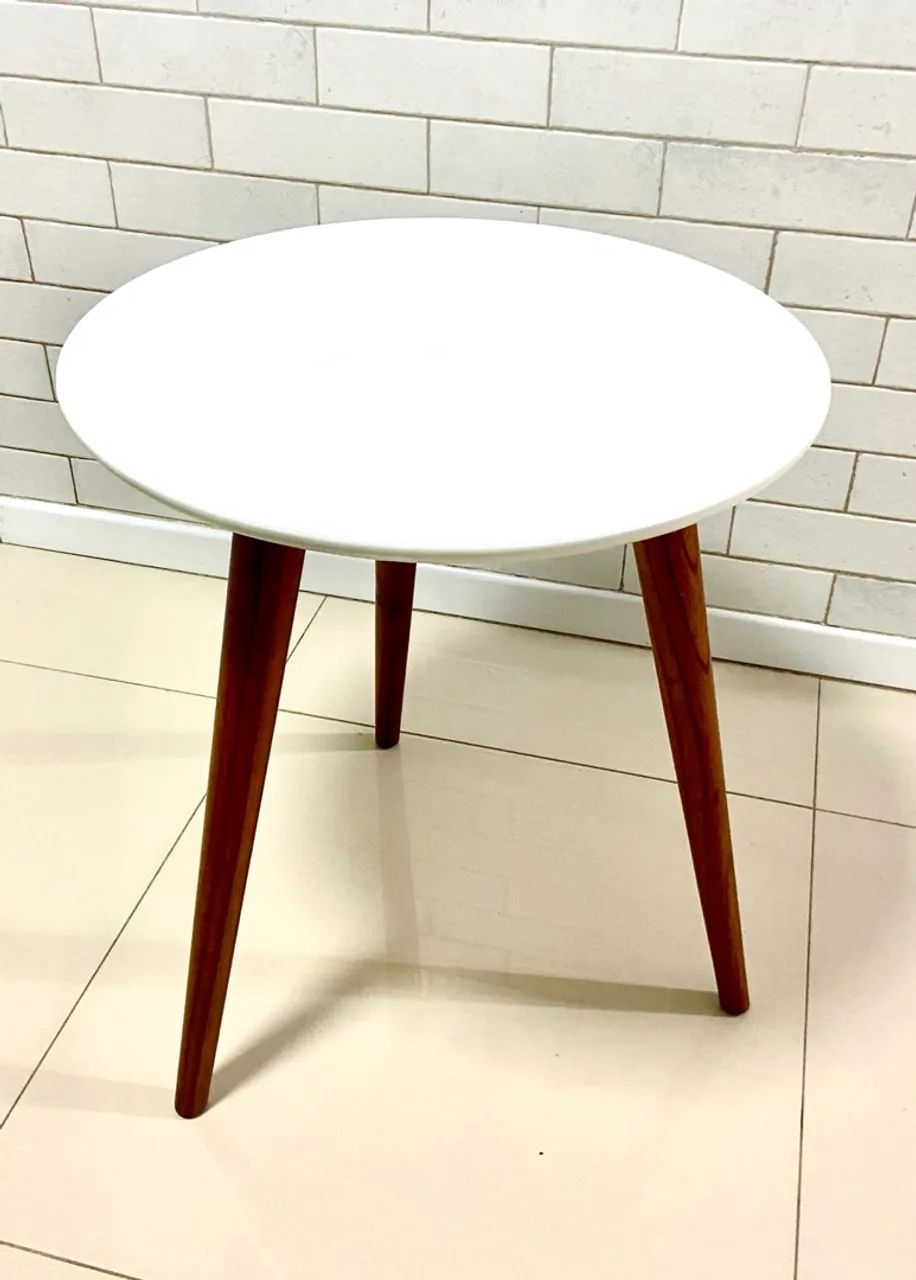 Mesa de Canto Redonda