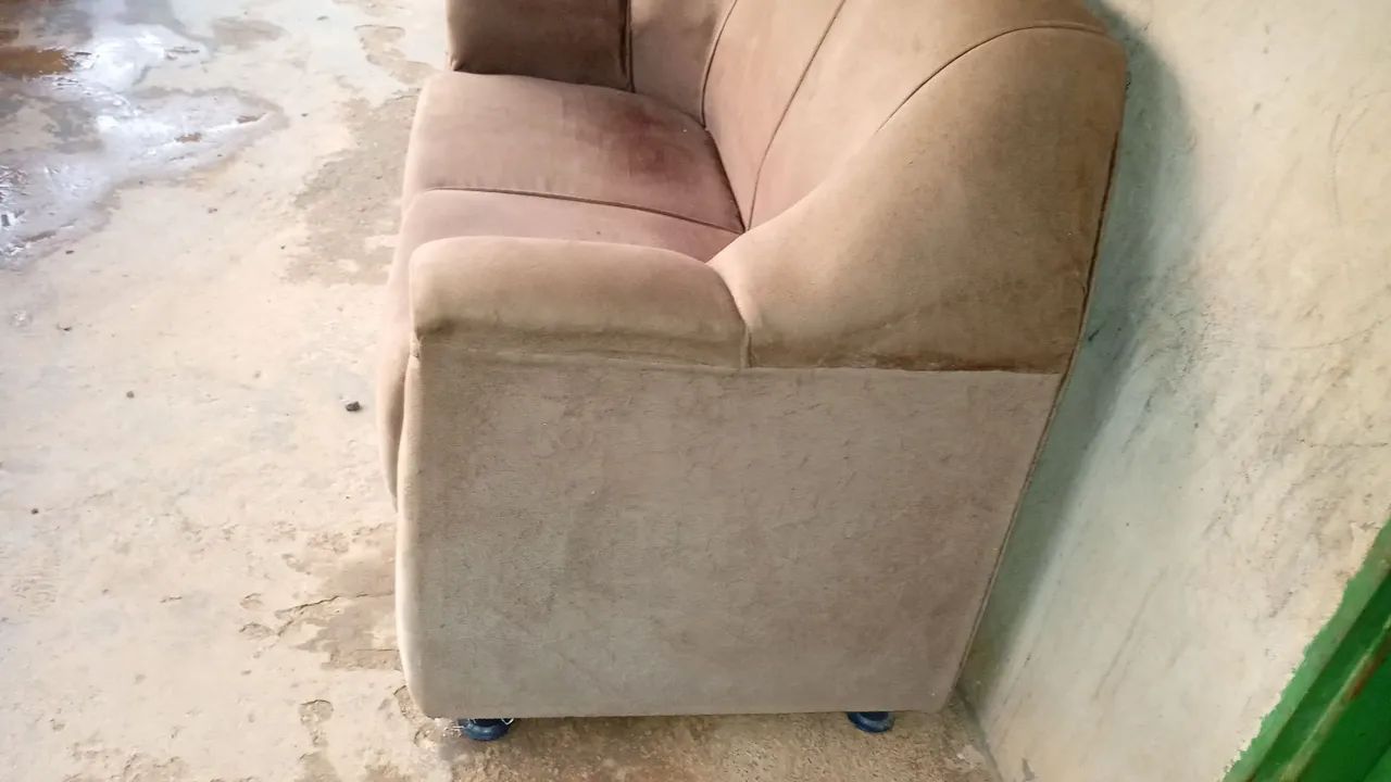 Vende-se sofá usado estado de novo  - Foto 4