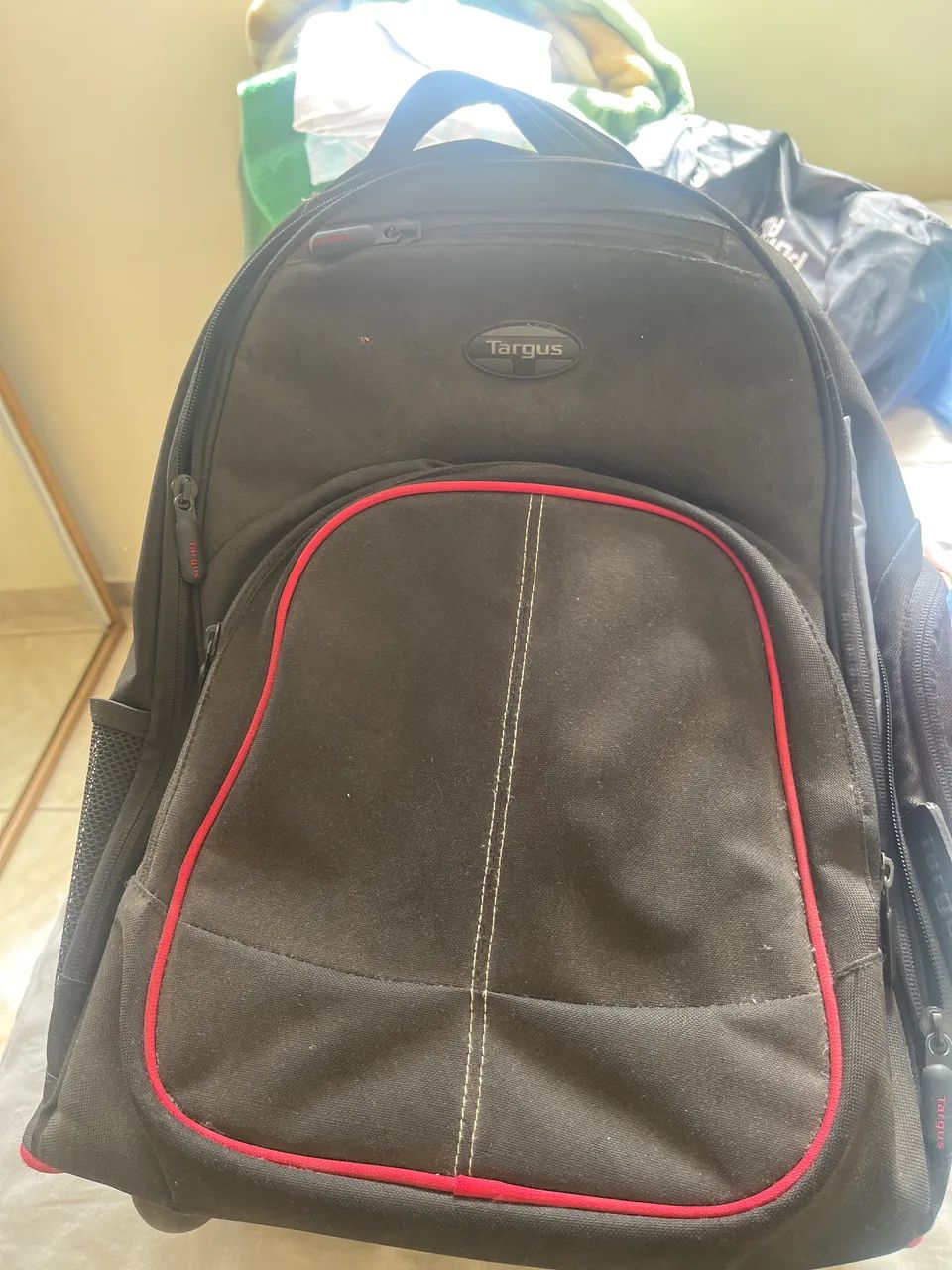 Mochila Targus com rodinhas