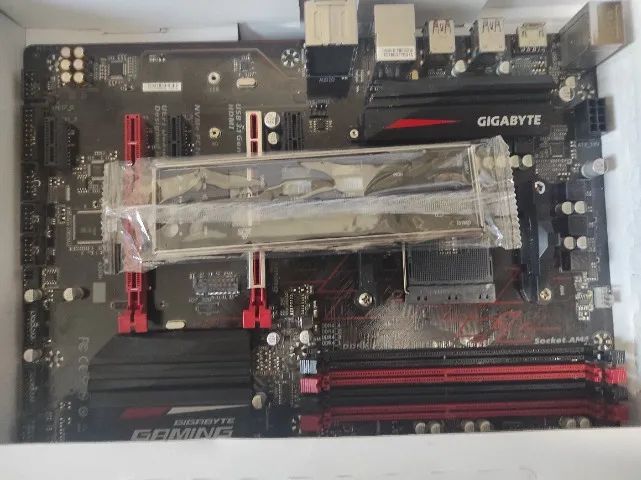 GIGABYTE AX370-GAMING - Foto 2