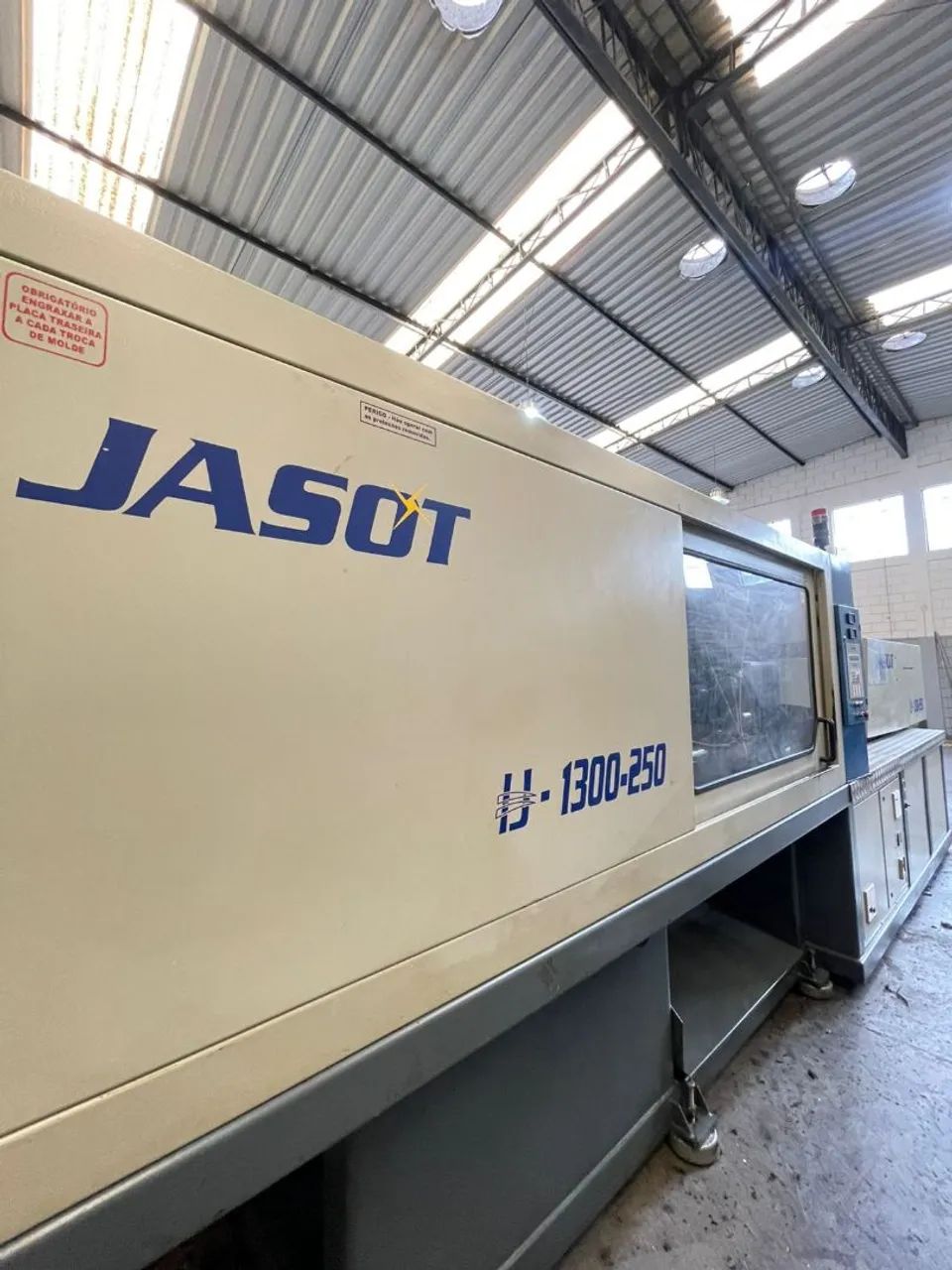 Máquina injetora Jasot 250 toneladas ano 2007, único dono, máquina muito conservada - Foto 2