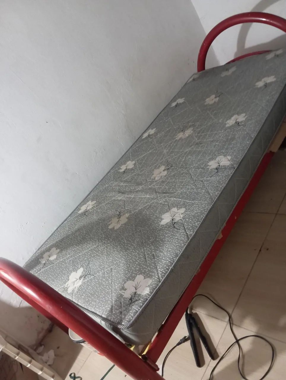 Vendo cama de ferro - Foto 3
