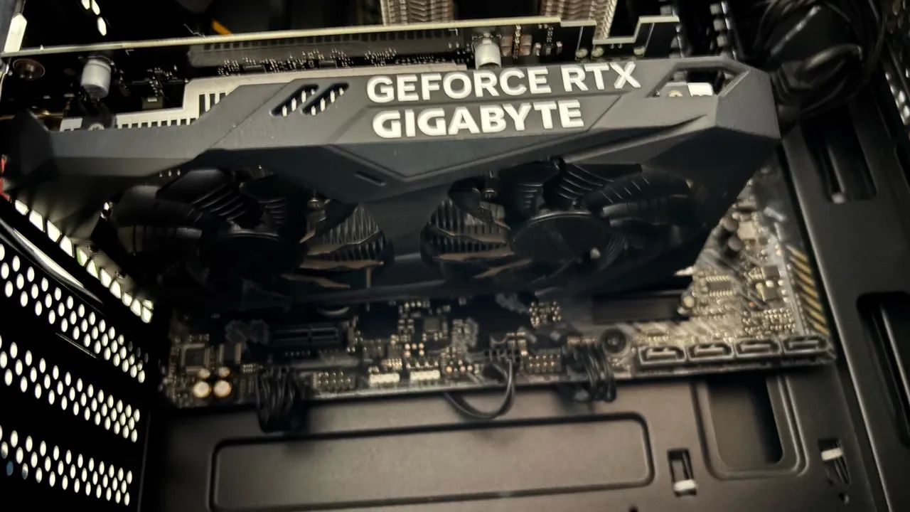 Rtx 3050 6gb gigabyte  - Foto 2