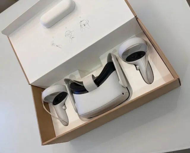 Meta Quest 2 128GB + Strap BoboVR c/ Bateria Extra + Caixa