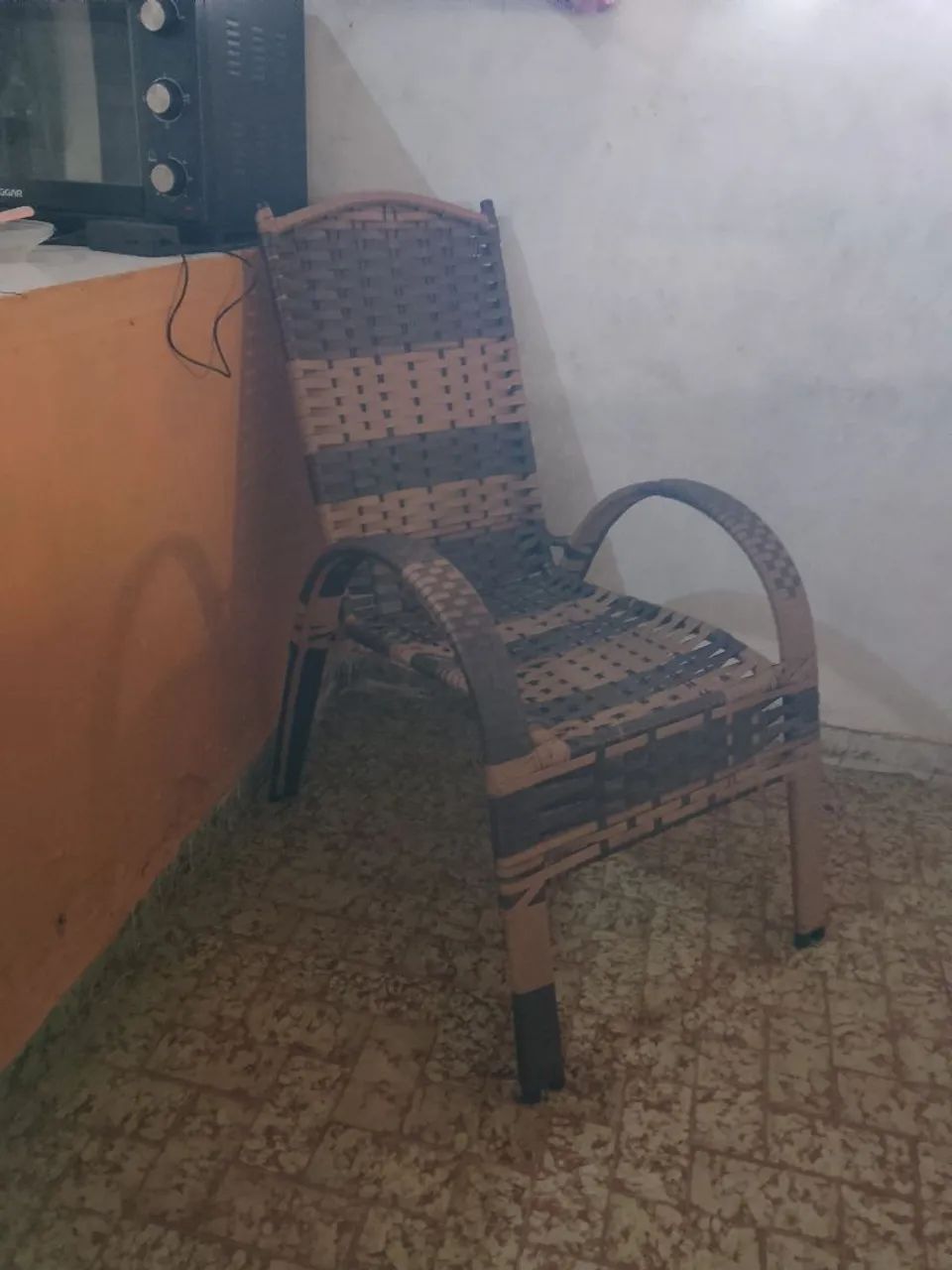Vendo cadeira semi nova 350