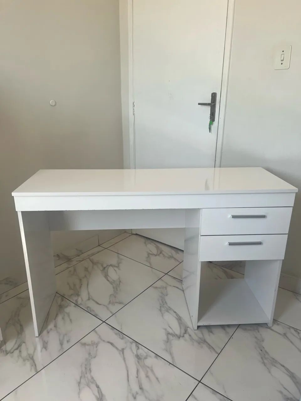 Vendo escrivaninha nova