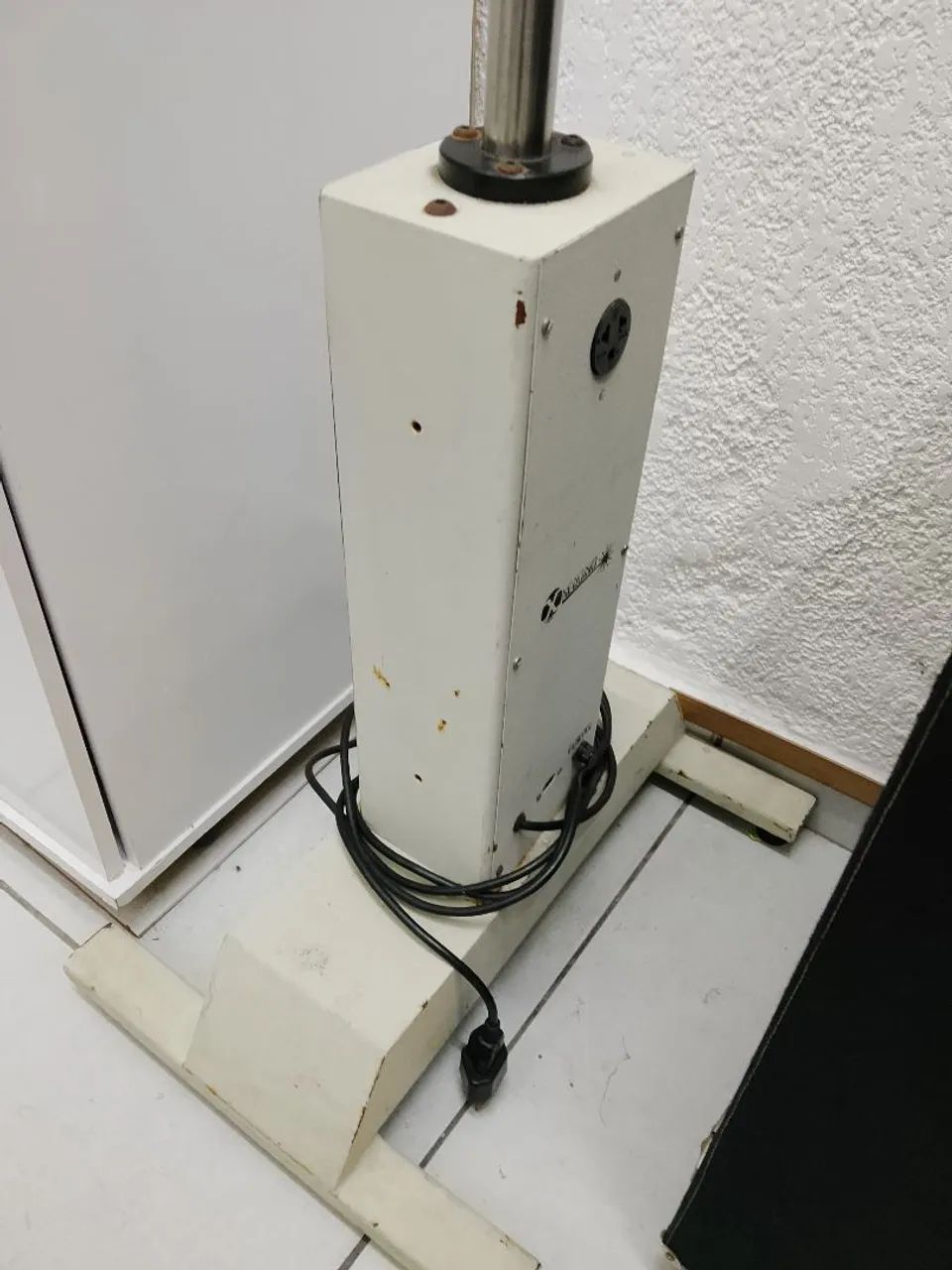 Mesas elétricas para autorefrator