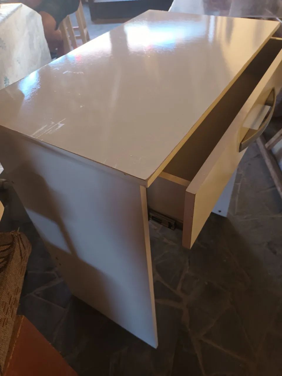 Mesa escrivaninha branca com 1 gaveta - Foto 4