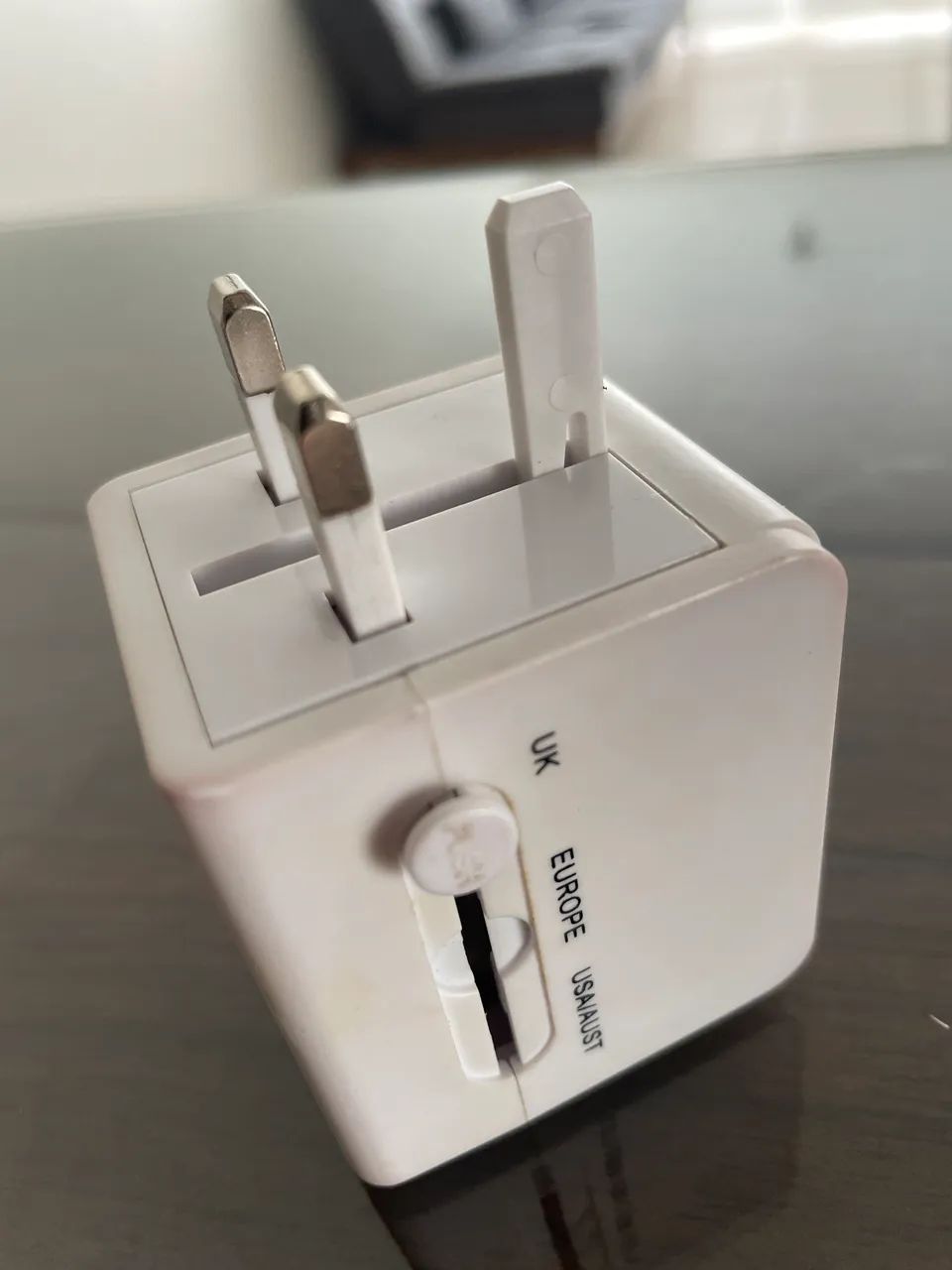 Adaptador de Tomada Internacional Airbuds Travel Adapter - Tipo C + 2 USB 3.4A - Foto 3