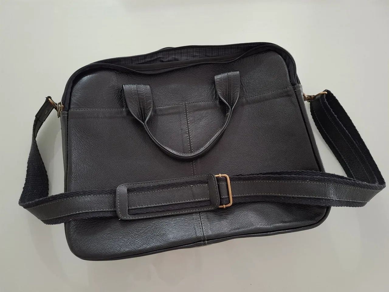 Bolsa executiva de couro