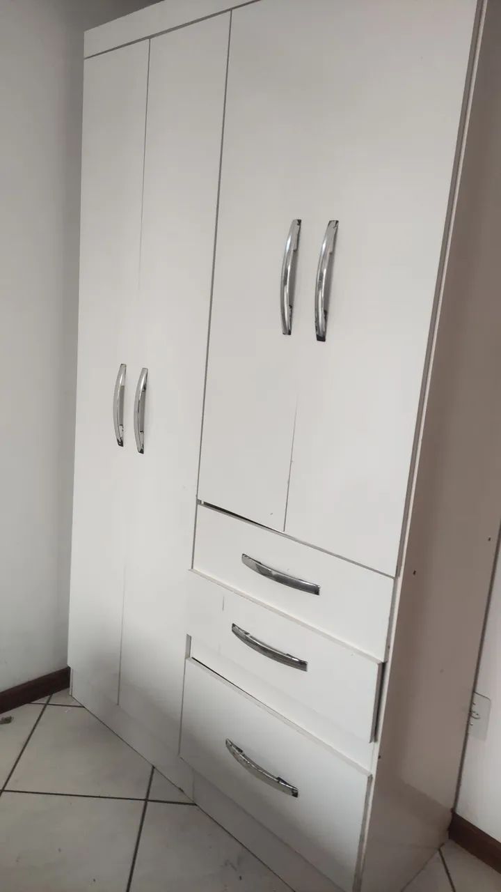 Roupeiro MDF 4 portas