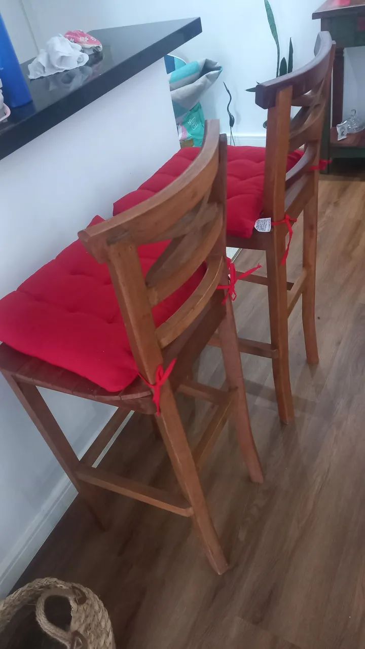 Conjunto de sala de jantar (madeira de ótima qualidade) - Foto 4