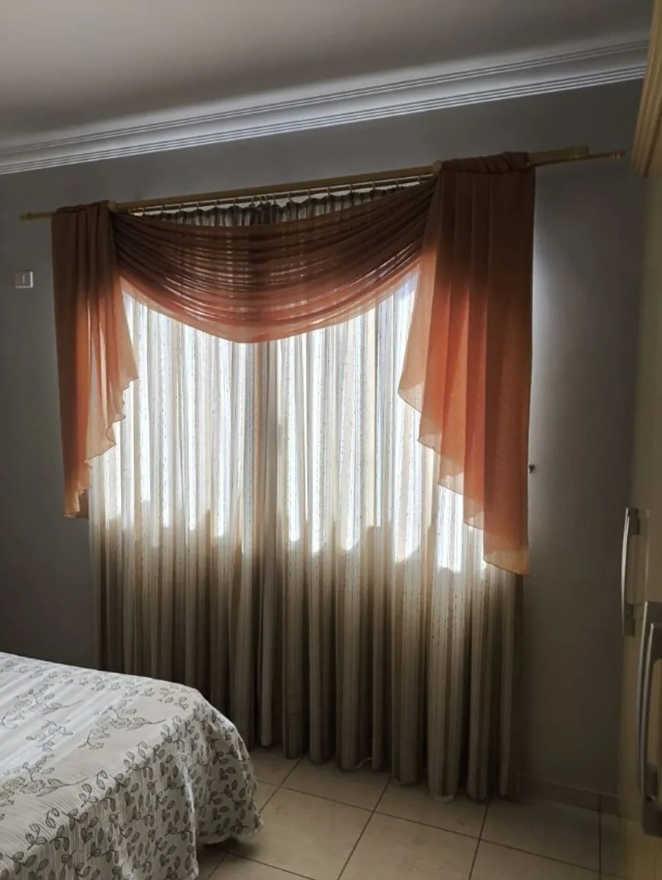 Quarto de Casal Completo com Guarda-Roupa, Cama, Colchão, cômoda e Criados - Ótimo estado - Foto 5