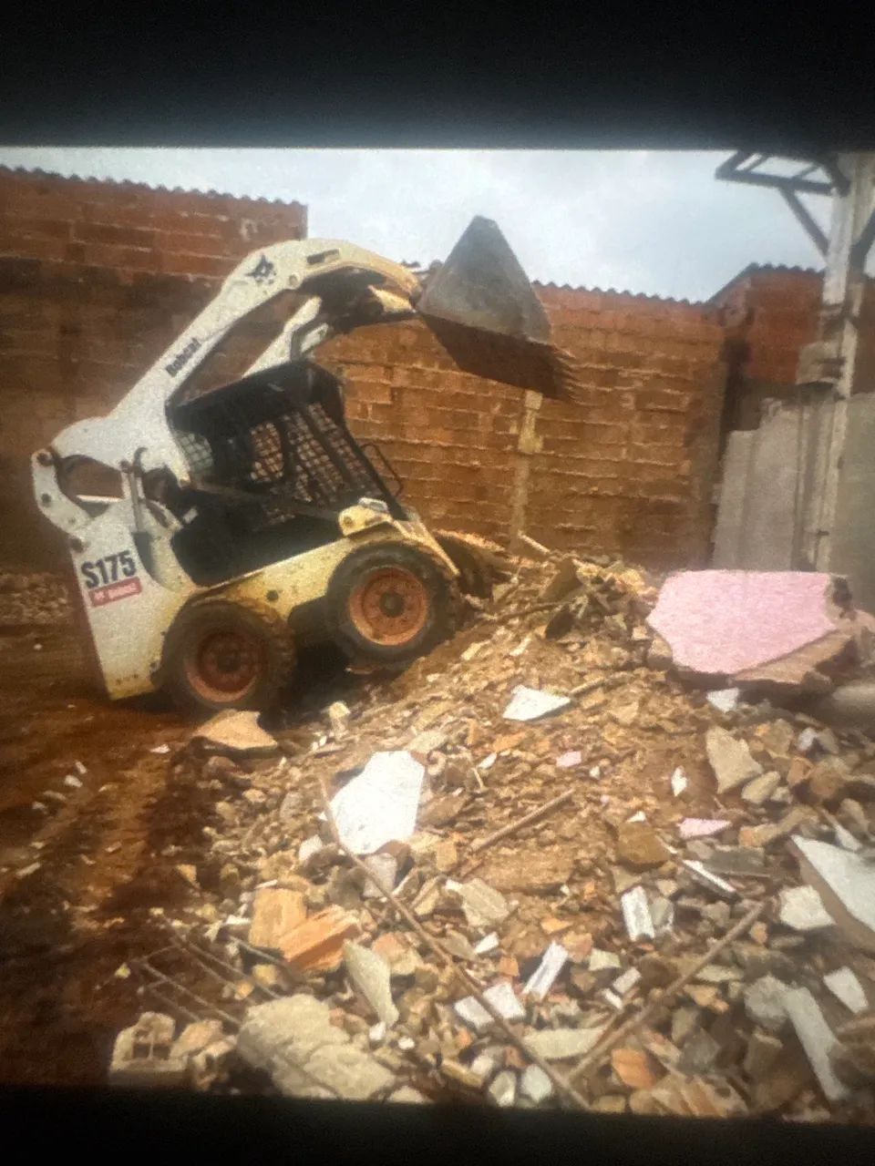 Bobcat serviço em geral - Foto 4
