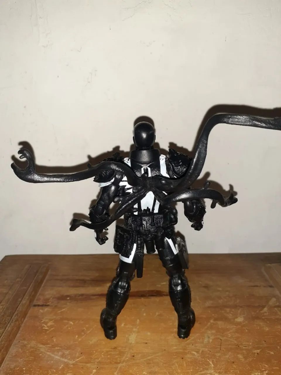 Agente Venon Preto Marvel Legends - Foto 2