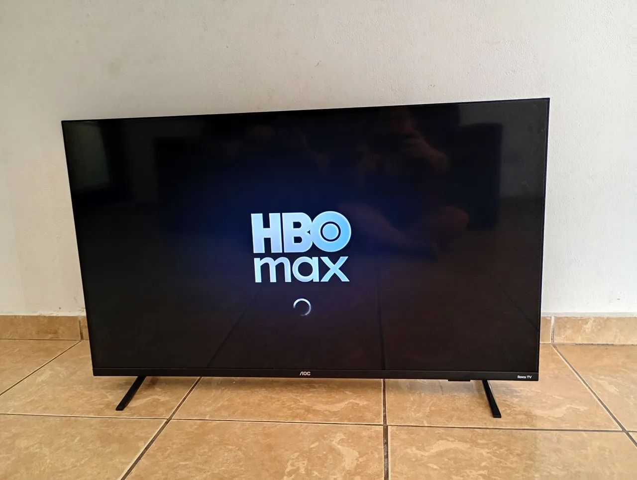 Vendo essa tv da AOC Roku 43 polegadas smart  - Foto 4