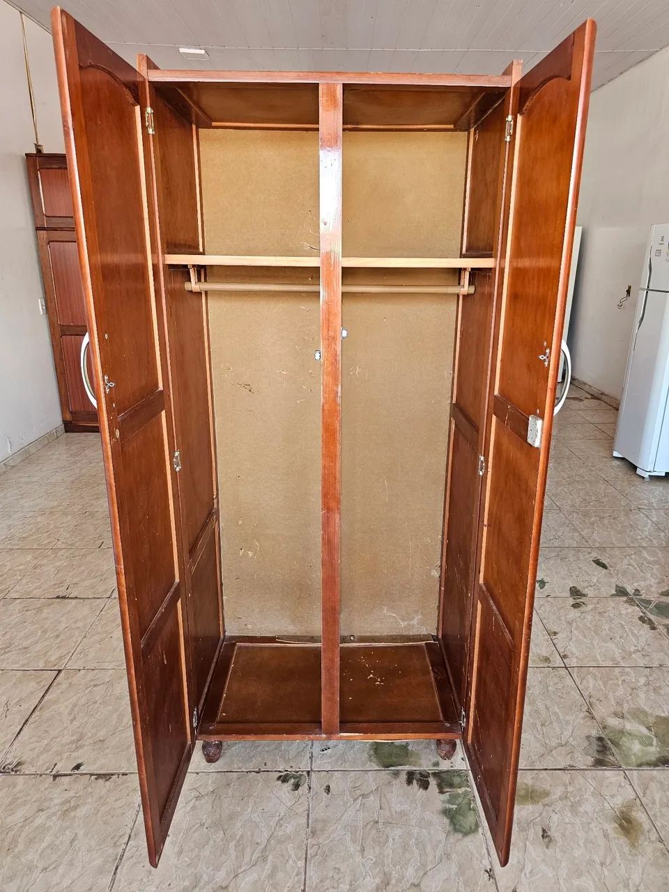 Guarda roupa usado de pinho  - Foto 2