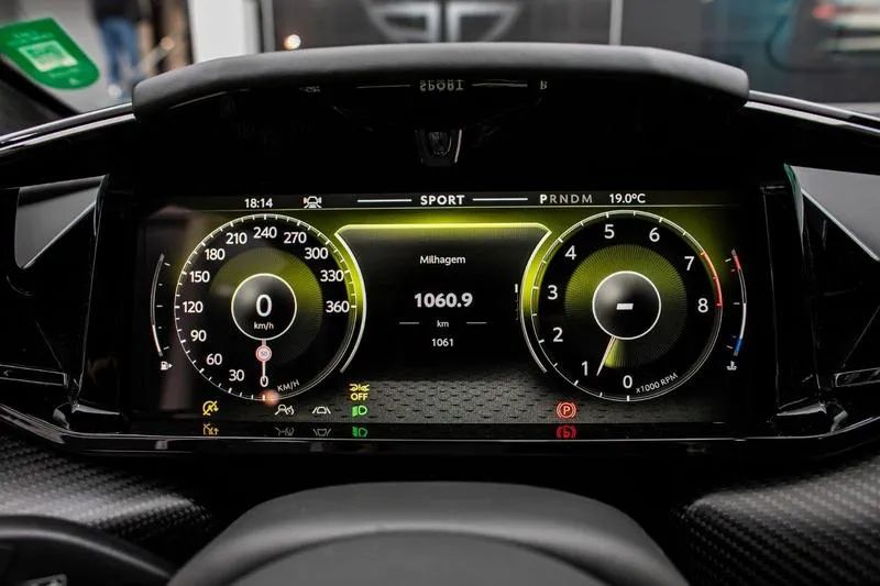 Aston Martin Vantage S Coupe 4.0 V8 680cv, foto 7 de 20