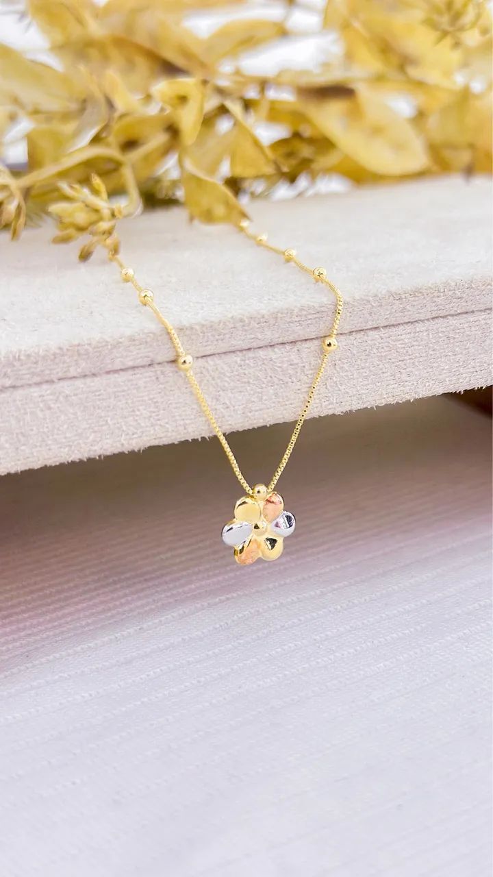 Colar Flor semijoias três ouro