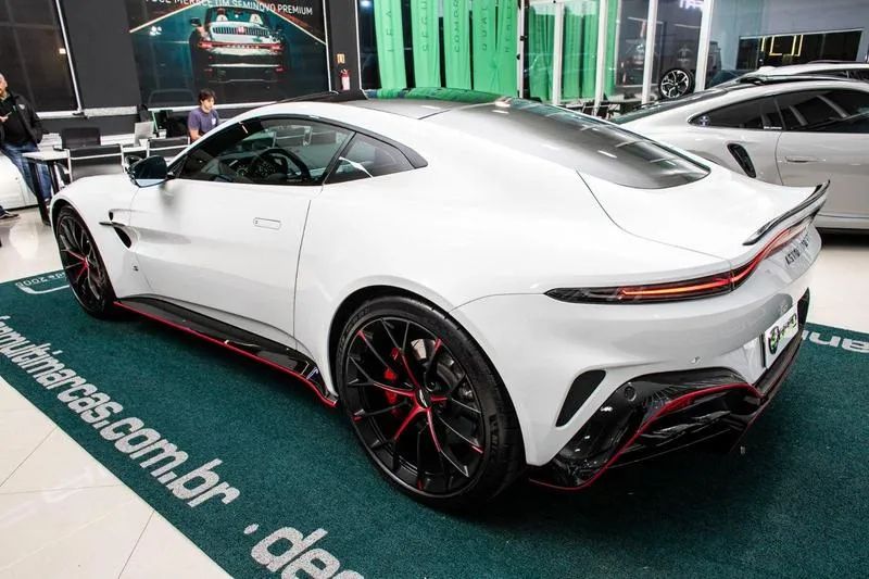 Aston Martin Vantage S Coupe 4.0 V8 680cv, foto 4 de 20
