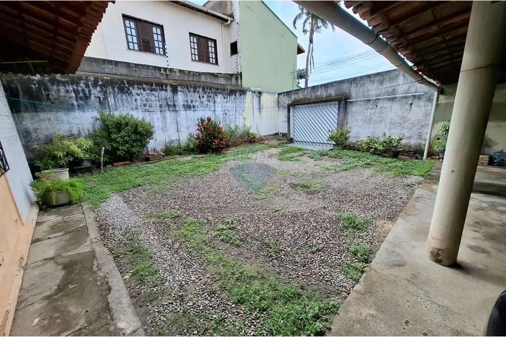Espaçosa Casa à Venda em Itaperi, Fortaleza! - Foto 3