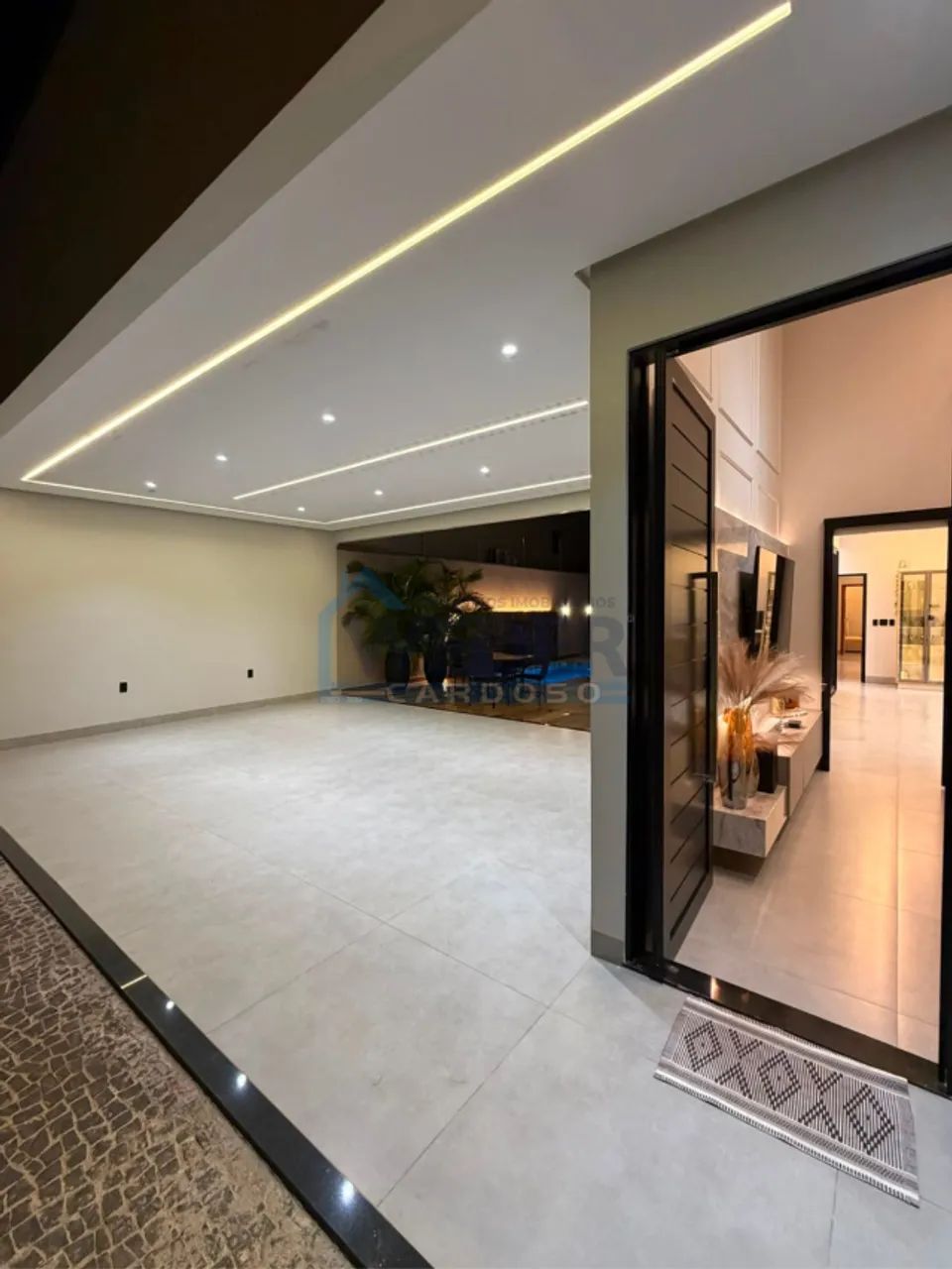 Se você procura um imóvel completo, moderno e com ambientes planejados - Foto 3
