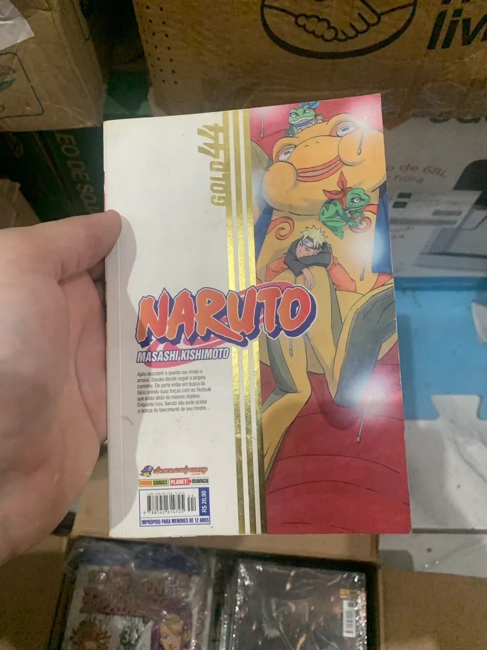 Lote contendo 8 magás aleatórios