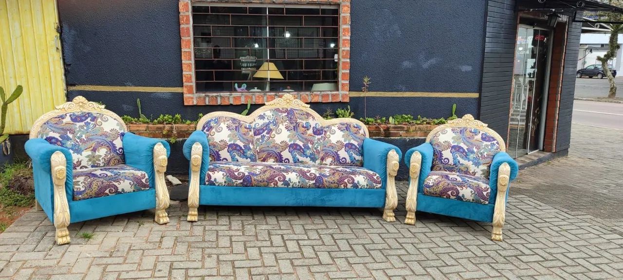 Raridade: Conjunto de Sofás Clássicos "Pata de Leão"