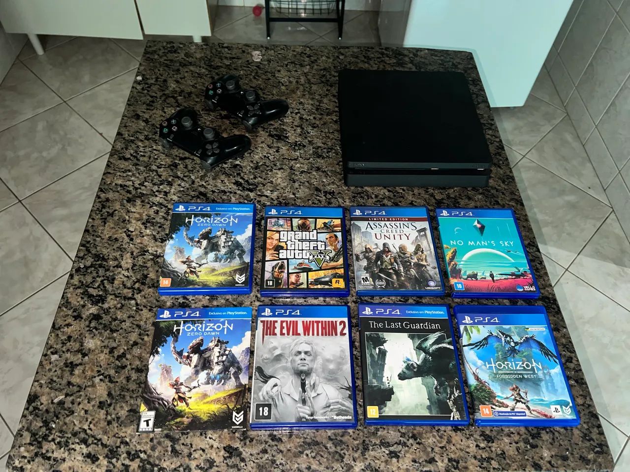 Ps4 + 2 controles + 7 jogos 
