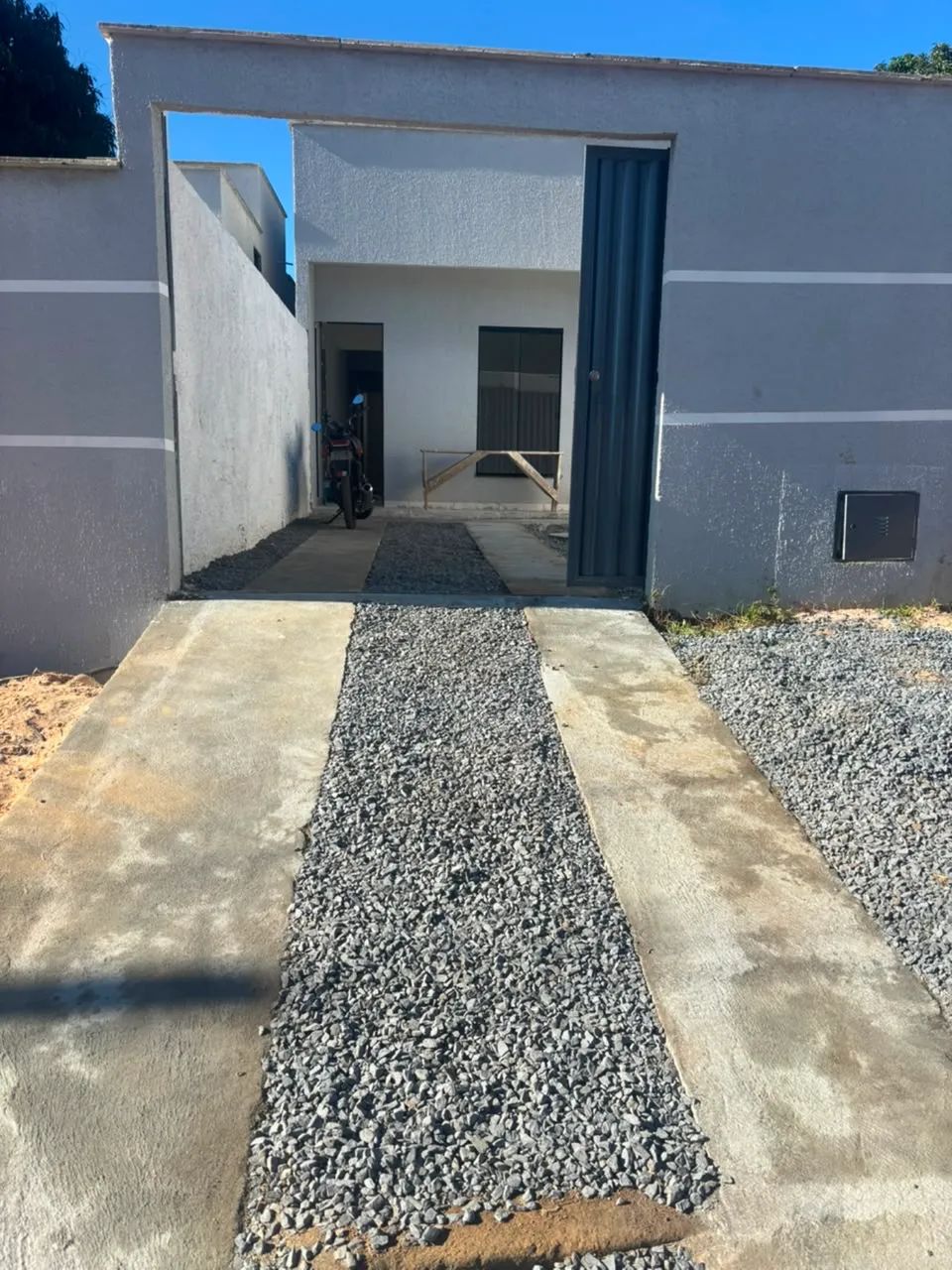 Casa 100% financiada  SEMI MOBILIADA
