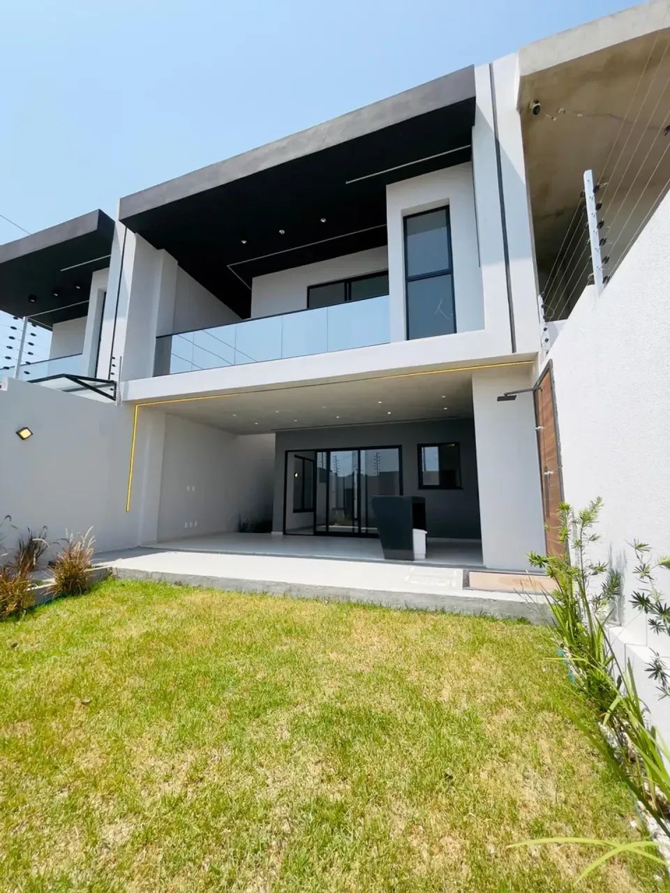 CASA DUPLEX - 4 SUÍTES - ÚLTIMA UNIDADE