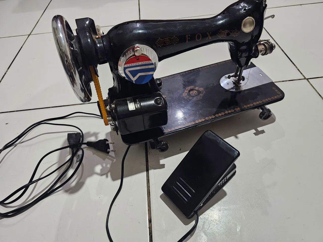 Máquina de Costura FOX (semi nova)