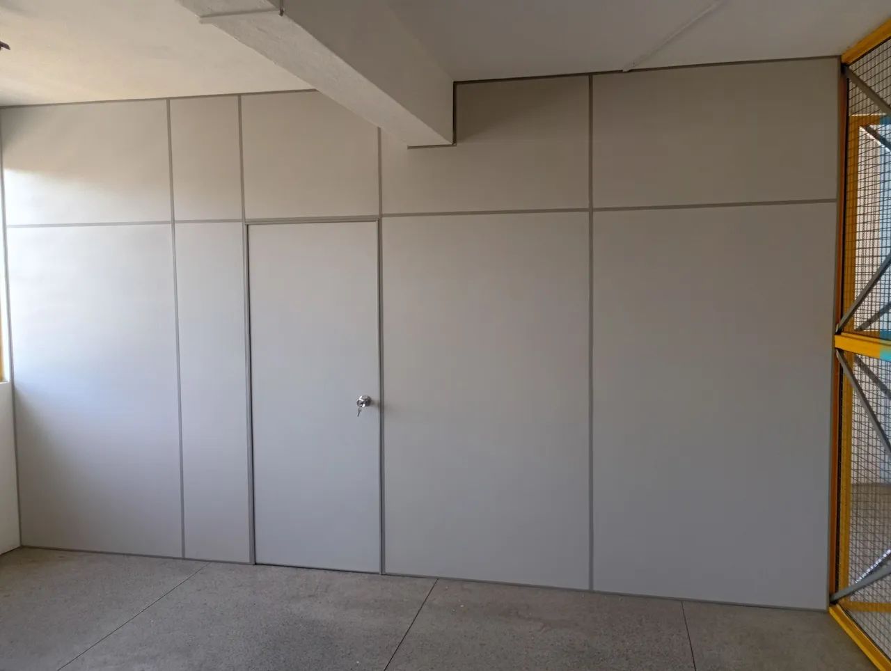 Divisória com Porta - Foto 2