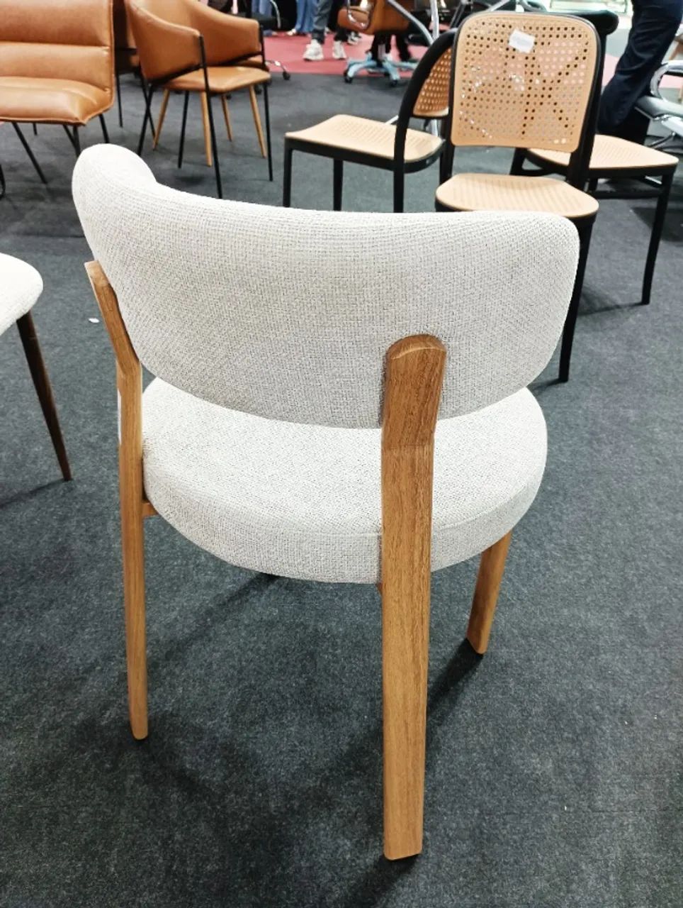 Cadeira de Jantar Decorativa Tuela. - Foto 3